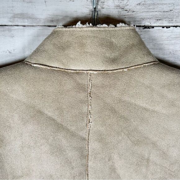 Chico's Sherpa Faux Suede Ecru Vest Zip Front Pockets 2 L/ 12-14 - Picture 7 of 8